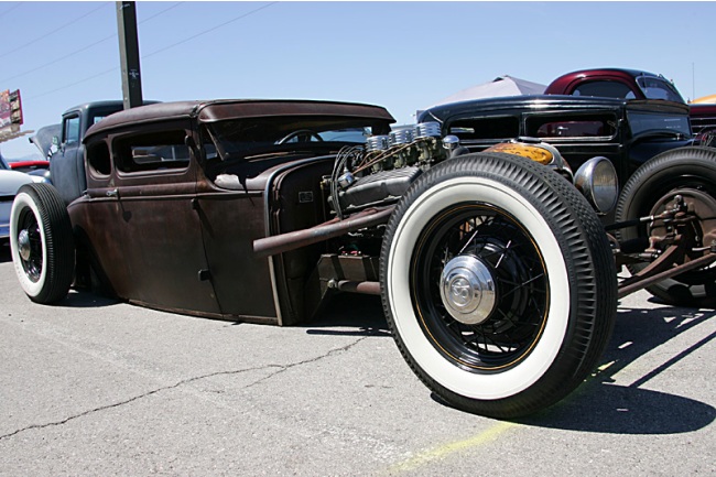 Deeply channeled rod